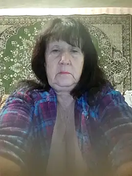 Snapshot of CrystalLime6411 chatting on 14, 10, 2025 CrystalLime6411 online show from 14, 10, 2025