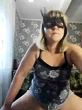 Snapshot of AliceGold5231 chatting on 10, 9, 2025 AliceGold5231 online show from 10, 9, 2025
