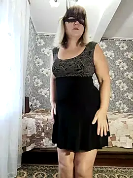 Snapshot of AliceGold5231 chatting on 18, 9, 2025 AliceGold5231 online show from 18, 9, 2025