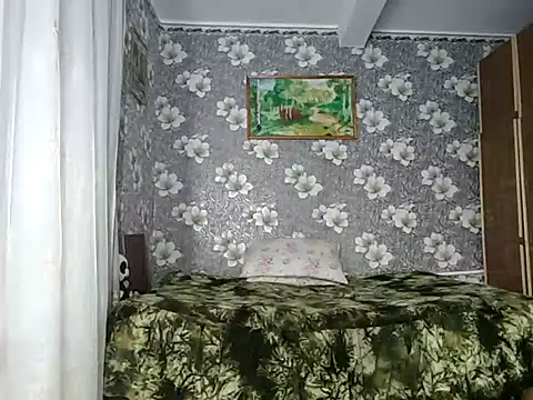 Snapshot of AliceGold5231 chatting on 4, 10, 2025 AliceGold5231 online show from 4, 10, 2025
