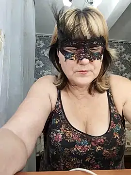 Snapshot of AliceGold5231 chatting on 18, 10, 2025 AliceGold5231 online show from 18, 10, 2025