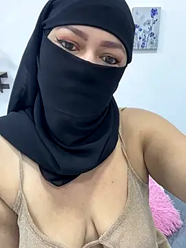 Snapshot of Amyraa_ chatting on 18, 12, 2025 Amyraa online show from 18, 12, 2025