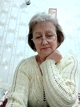 AlikaSwan5821 online show from 9, 2, 2026