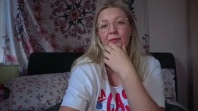 Daisyxoxo  online show from 27, 6, 2026
