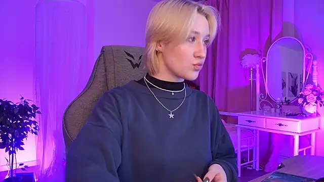 Snapshot of CinBellamy chatting on 7, 1, 2026 CinBellamy online show from 7, 1, 2026