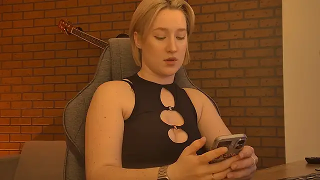 Snapshot of CinBellamy chatting on 15, 2, 2026 CinBellamy online show from 15, 2, 2026