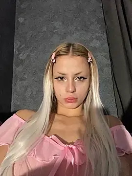 FavoriteKira online show from 15, 11, 2025