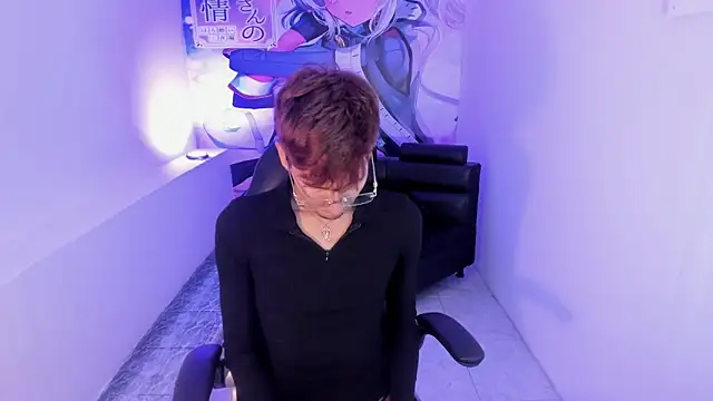 Angelicious Boy online show from 13, 9, 2025