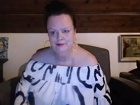 TiffanyMature online show from 27, 6, 2026