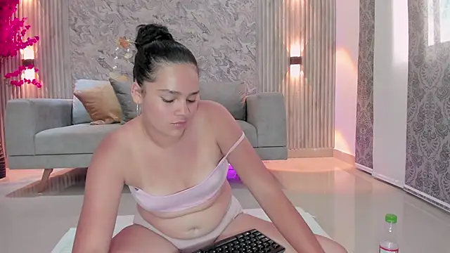 karlie small online show from 4, 3, 2026