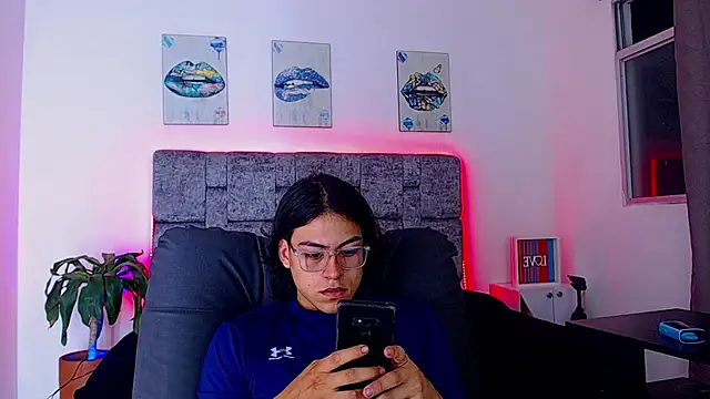 dirty model online show from 19, 9, 2025