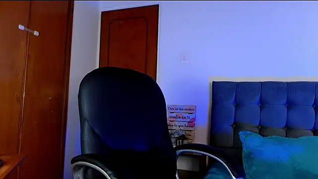 Snapshot of Liana_99 chatting on 12, 9, 2025 Liana 99 online show from 12, 9, 2025