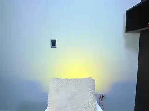 Snapshot of melissa_fem_ chatting on 27, 10, 2025 melissa fem online show from 27, 10, 2025