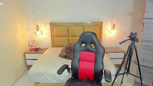 Snapshot of MELISSAROUGE chatting on 20, 11, 2025 MELISSAROUGE online show from 20, 11, 2025