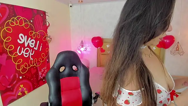 Snapshot of MELISSAROUGE chatting on 14, 2, 2026 MELISSAROUGE online show from 14, 2, 2026