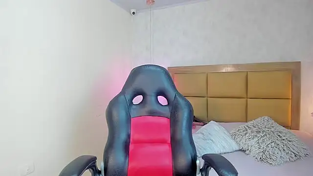 Snapshot of MELISSAROUGE chatting on 26, 2, 2026 MELISSAROUGE online show from 26, 2, 2026