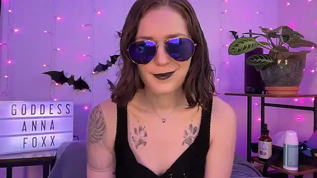 mistressannafoxx online show from 17, 11, 2025