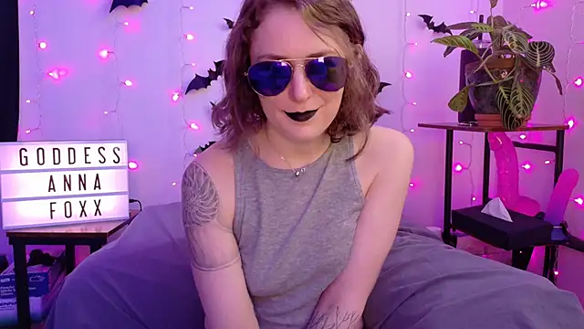 mistressannafoxx online show from 3, 2, 2026