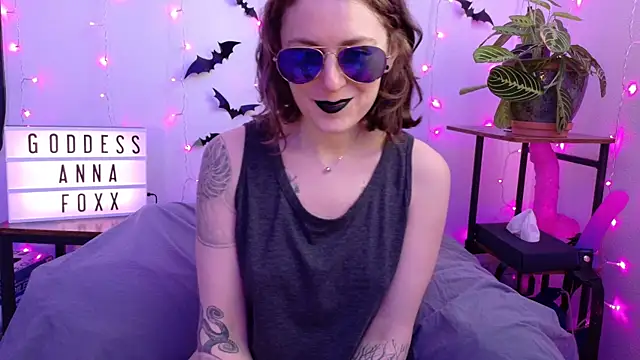 mistressannafoxx online show from 27, 3, 2026