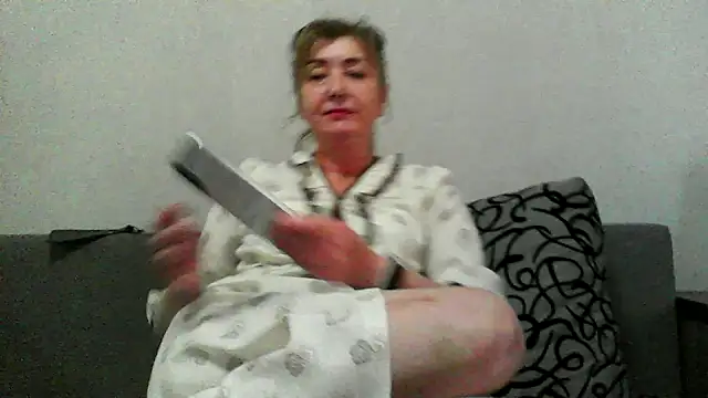 IrynaMolbertx online show from 14, 12, 2025