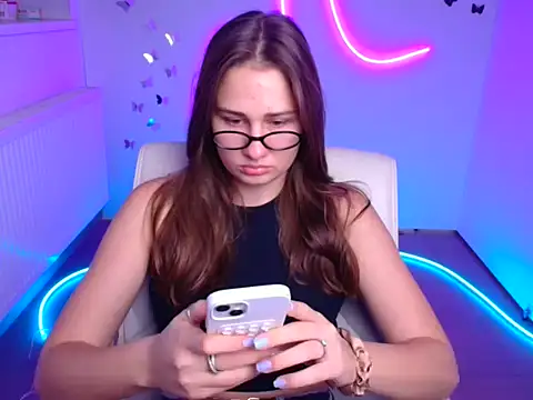 Stefanie Sweet online show from 4, 11, 2025