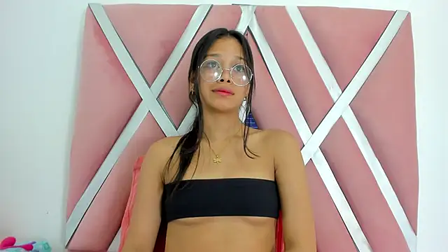 Snapshot of victoriavelasquez chatting on 27, 10, 2025 victoriavelasquez online show from 27, 10, 2025