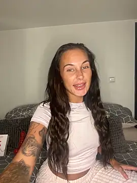 Snapshot of Rosieredxox chatting on 9, 9, 2025 Rosieredxox online show from 9, 9, 2025