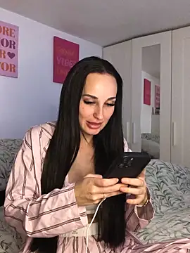 Snapshot of Rosieredxox chatting on 7, 2, 2026 Rosieredxox online show from 7, 2, 2026