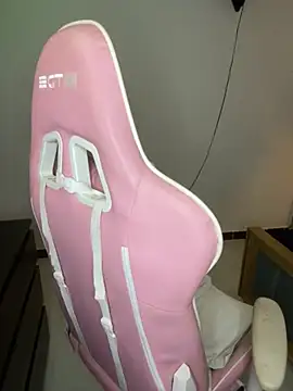 Andrea-Lu online show from 7, 11, 2025