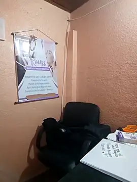 Mia-Glow online show from 10, 11, 2025