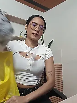 amy lennox online show from 20, 5, 2026