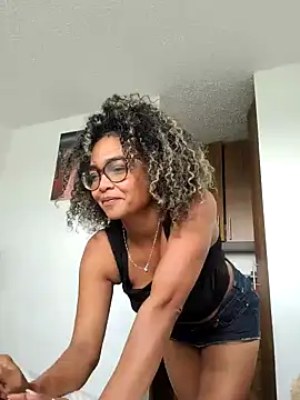 BiiancaEstradaa online show from 5, 4, 2026