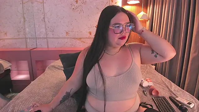 Snapshot of Lushi_Love chatting on 19, 1, 2026 Lushi Love online show from 19, 1, 2026