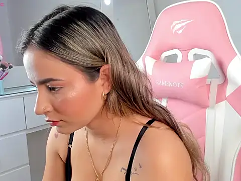 Snapshot of Saloome_miller chatting on 1, 10, 2025 Saloome miller online show from 1, 10, 2025