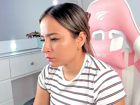 Snapshot of Saloome_miller chatting on 17, 10, 2025 Saloome miller online show from 17, 10, 2025