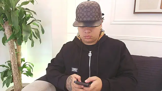 Naim Bennetsex online show from 2, 2, 2026