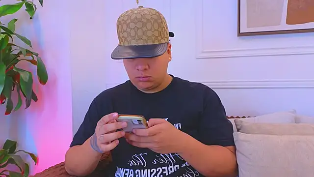 Naim Bennetsex online show from 6, 4, 2026