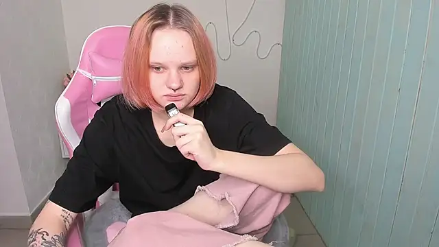 Elieiza xo online show from 14, 10, 2025