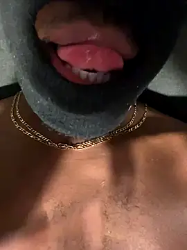 Snapshot of Tropicale_ chatting on 27, 10, 2025 Tropicale  online show from 27, 10, 2025