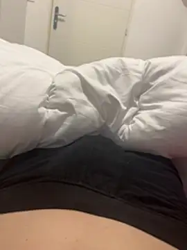 Snapshot of enzoyoungbisex chatting on 13, 2, 2026 enzoyoungbisex online show from 13, 2, 2026