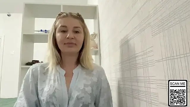 Blondie xoxoxo online show from 18, 11, 2025