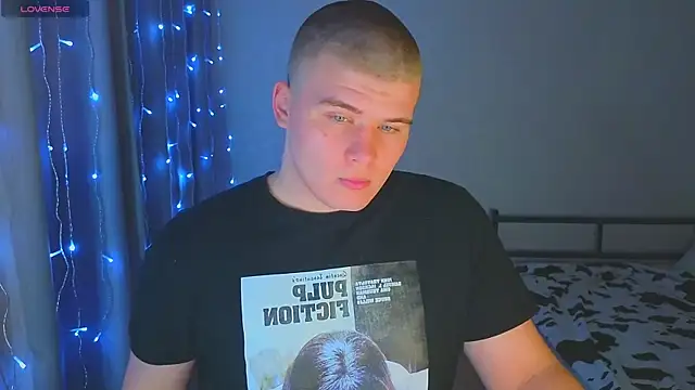 Snapshot of kittenmurr chatting on 2, 12, 2025 kittenmurr online show from 2, 12, 2025