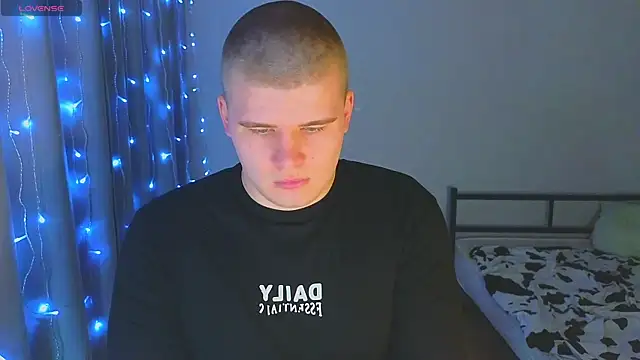 Snapshot of kittenmurr chatting on 3, 12, 2025 kittenmurr online show from 3, 12, 2025