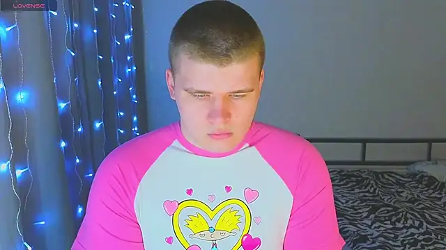 Snapshot of kittenmurr chatting on 15, 12, 2025 kittenmurr online show from 15, 12, 2025