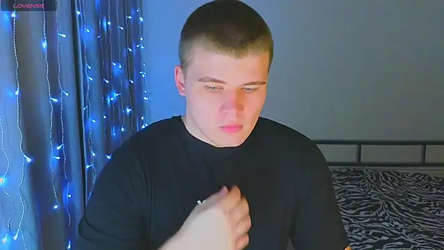 Snapshot of kittenmurr chatting on 19, 12, 2025 kittenmurr online show from 19, 12, 2025