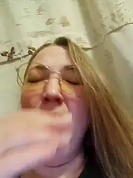 Snapshot of Kiss_Eva chatting on 2, 1, 2025 Kiss Eva online show from 2, 1, 2025