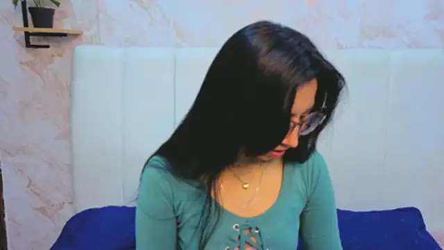 VioletxBloom online show from 12, 11, 2025