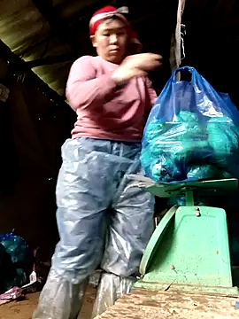 quynhkoolbae online show from 8, 11, 2025