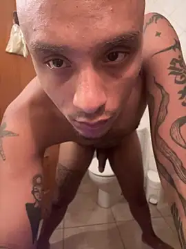 Snapshot of IskanderDemian chatting on 18, 10, 2025 IskanderDemian online show from 18, 10, 2025