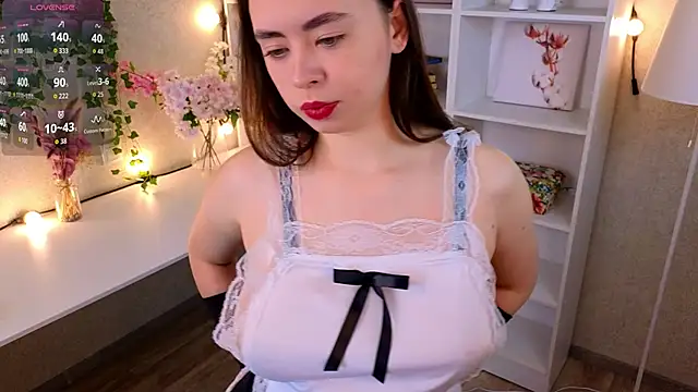 TraciMyntti online show from 3, 10, 2025